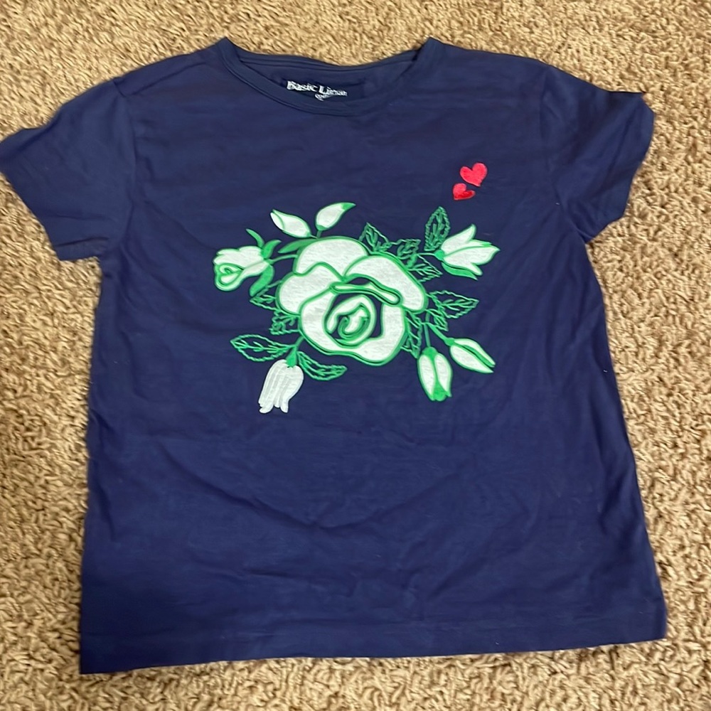 💥💥 3 items for $15. Girl’s navy blue shirt. Size xs